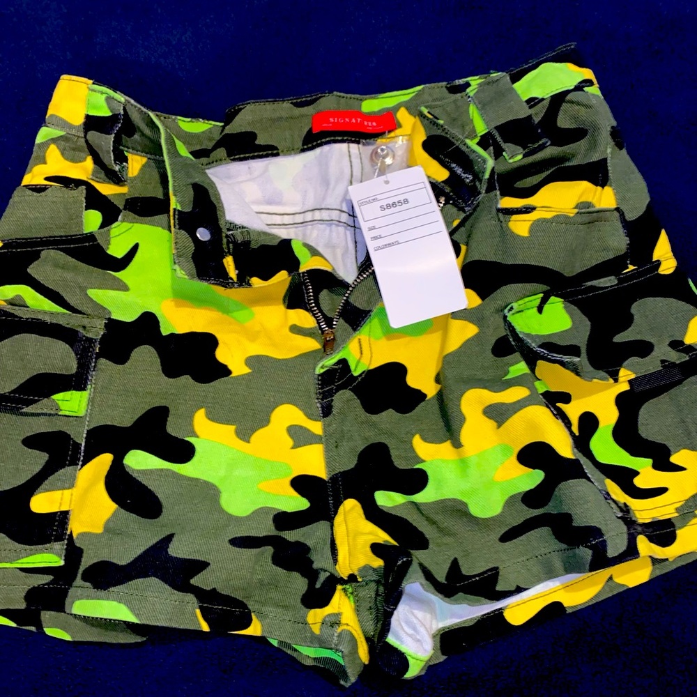 NEON CAMO SHORTS NEW/W TAGS!💛💚💛💚🖤